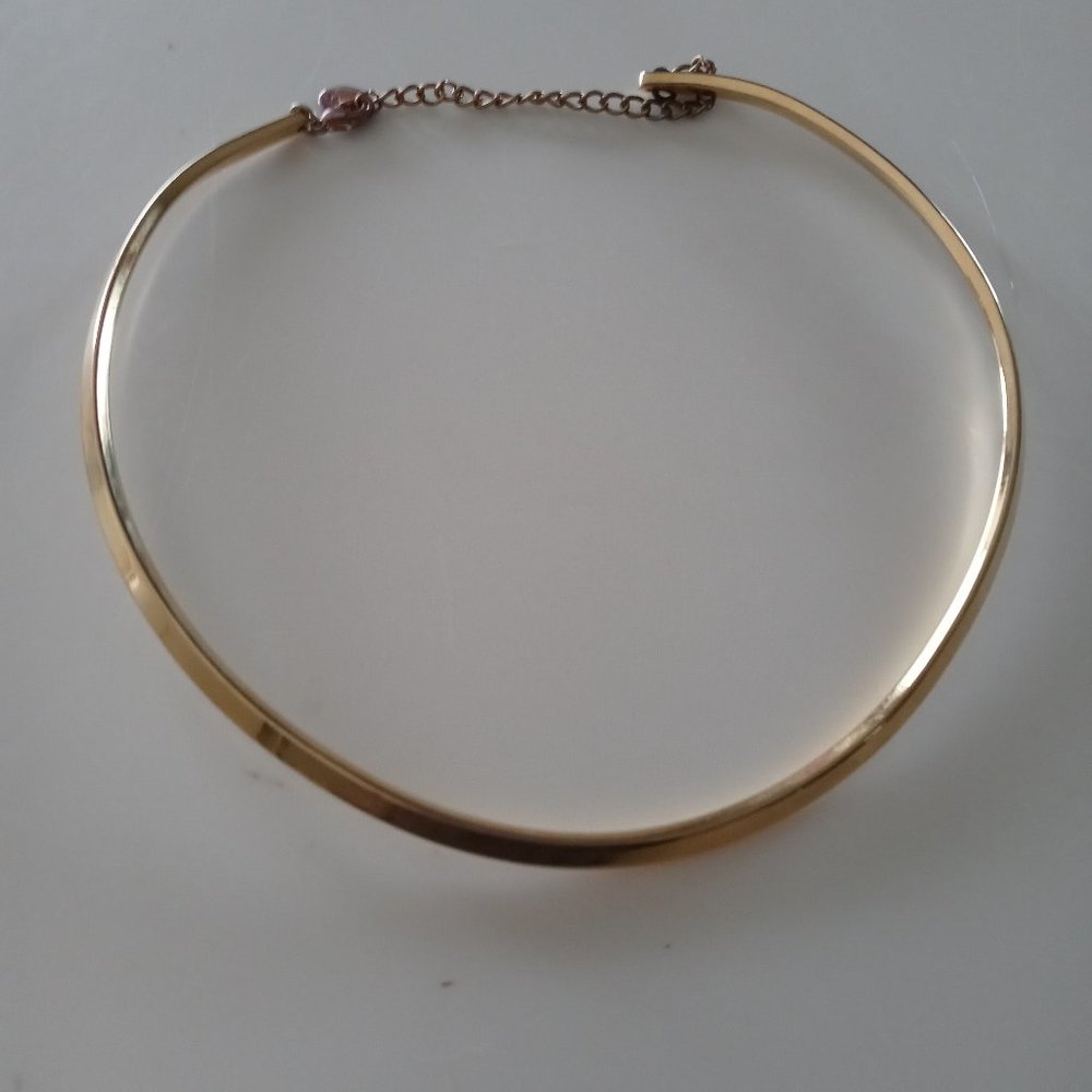 Gold tone necklace